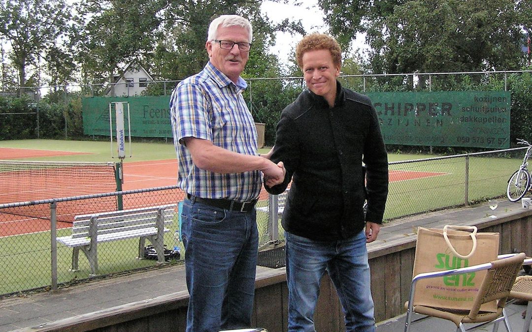 Tennisschool Lucardie & TV Schatzenburg schudden de hand